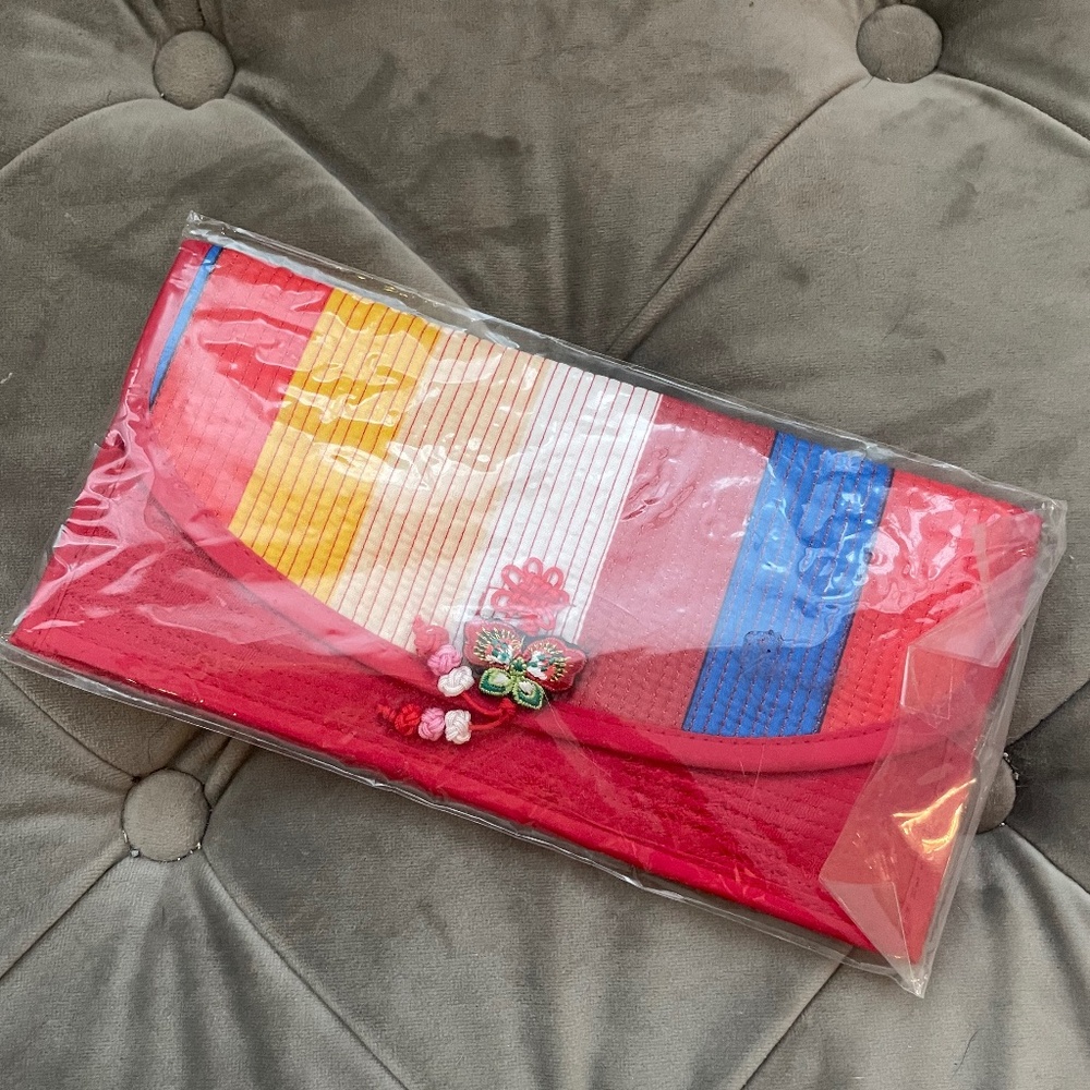 NWT Korean Pouch - Picture 6 of 6